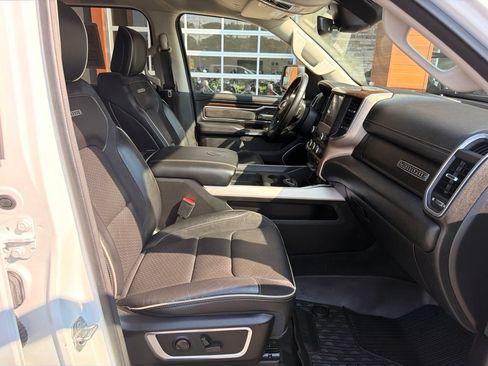 Used 2022 RAM 1500 Laramie AWD/4WD image 16