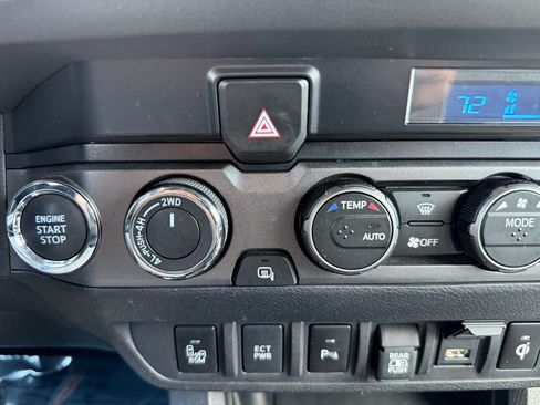 Used 2023 Toyota Tacoma TRD Off-Road w/ Technology Package AWD/4WD image 30