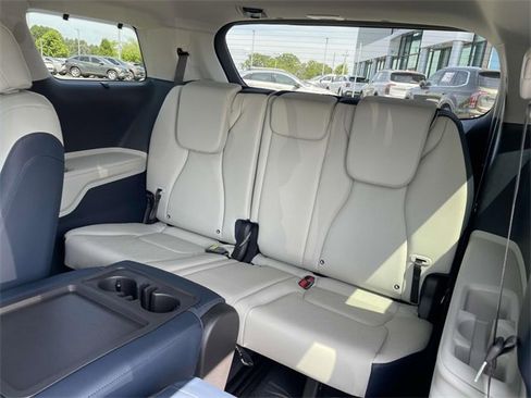 New 2026 Kia Carnival EX image 8