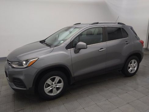Used 2020 Chevrolet Trax LT w/ Driver Confidence Package AWD/4WD image 2