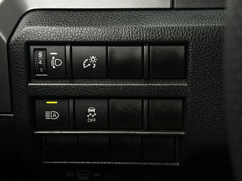 Used 2024 Toyota Tacoma TRD Off-Road image 31