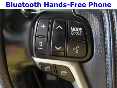 Used 2014 Toyota Highlander XLE FWD image 18