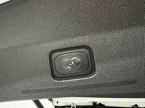 Used 2015 Ford Explorer XLT w/ Equipment Group 202B AWD/4WD image 41
