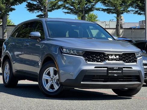 Used 2023 Kia Sorento LX FWD image 1