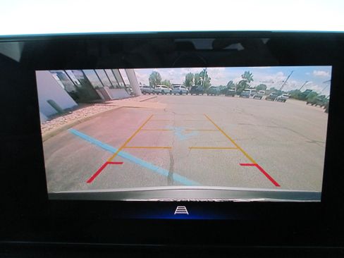 Used 2024 Chevrolet TrailBlazer LT w/ LT Cold Weather Package FWD image 17