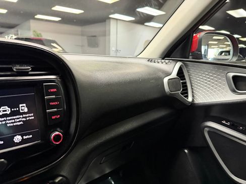 Used 2022 Kia Soul LX w/ Technology Package FWD image 27