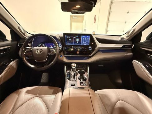 Used 2020 Toyota Highlander Platinum FWD image 33