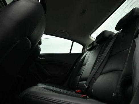 Used 2018 MAZDA MAZDA3 Touring FWD image 13