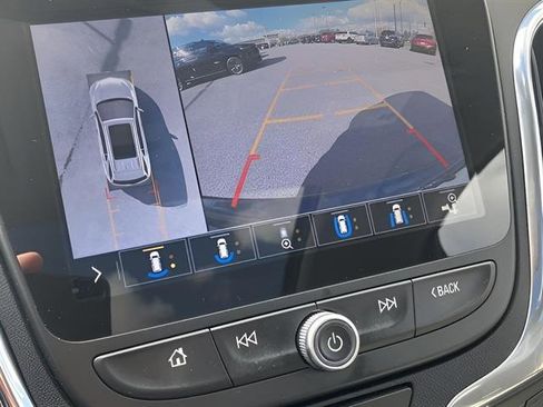 Used 2019 Chevrolet Equinox Premier image 18