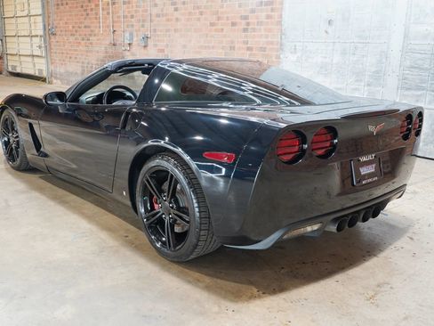 Used 2007 Chevrolet Corvette Coupe w/ Preferred Equipment Group RWD image 35