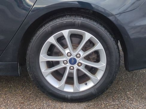 Used 2020 Ford Fusion SE image 14