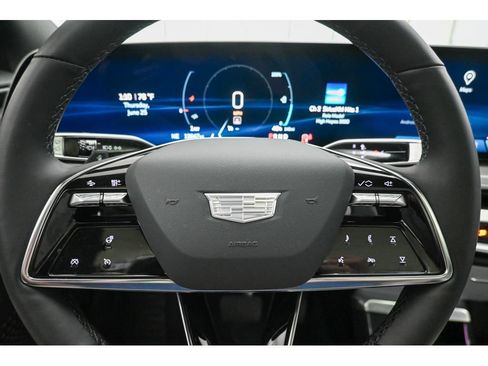 Certified 2024 Cadillac Lyriq Luxury AWD/4WD image 38