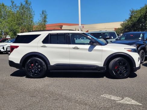 Used 2024 Ford Explorer ST w/ Equipment Group 401A AWD/4WD image 4