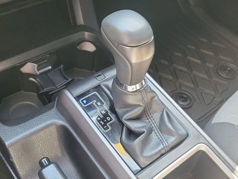Used 2022 Toyota Tacoma SR image 30
