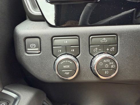 New 2026 GMC Sierra 2500 SLE w/ SLE Value Package; AWD/4WD image 12