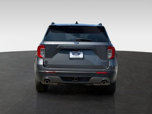 Used 2022 Ford Explorer XLT w/ Equipment Group 202A AWD/4WD image 6