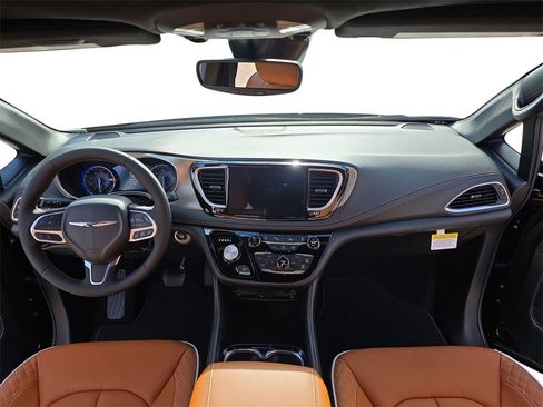 New 2026 Chrysler Pacifica Pinnacle w/ Trailer Tow Group image 9