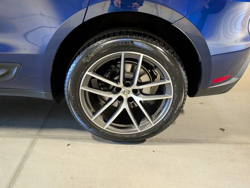 Certified 2025 Porsche Macan image 16