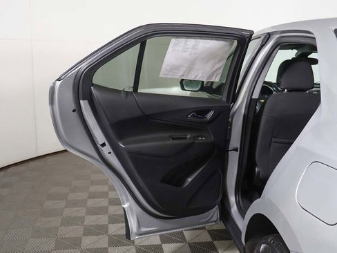 Used 2020 Chevrolet Equinox LT w/ Driver Convenience Package image 19