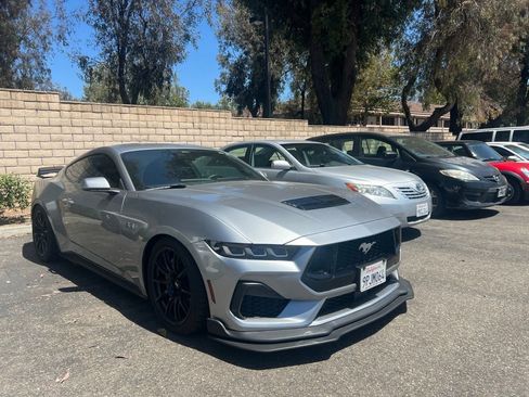 Used 2024 Ford Mustang GT RWD image 3