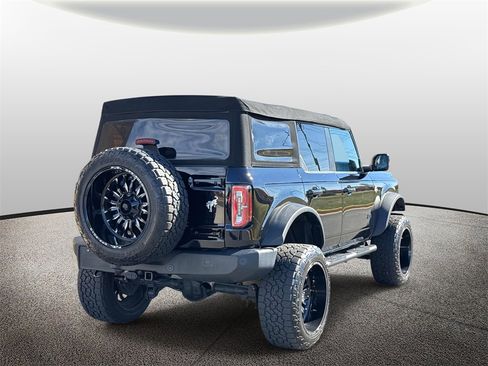 Used 2022 Ford Bronco Outer Banks image 2