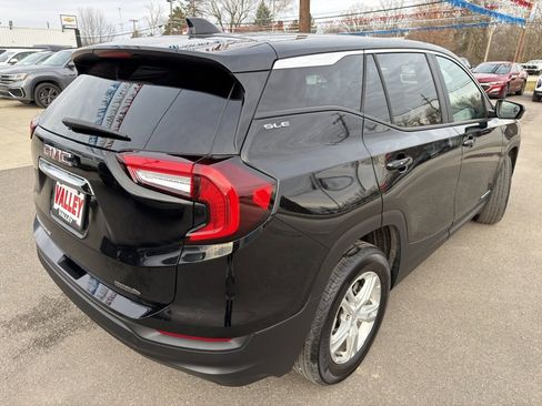 Used 2023 GMC Terrain SLE image 8