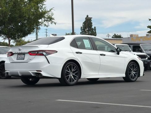 Used 2024 Toyota Camry SE FWD image 2