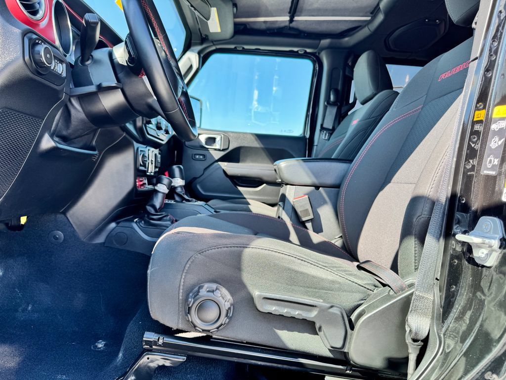 Used 2021 Jeep Wrangler Unlimited Rubicon AWD/4WD image 17