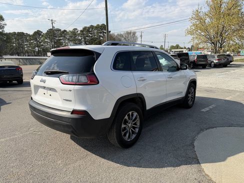 Used 2019 Jeep Cherokee Latitude Plus image 6