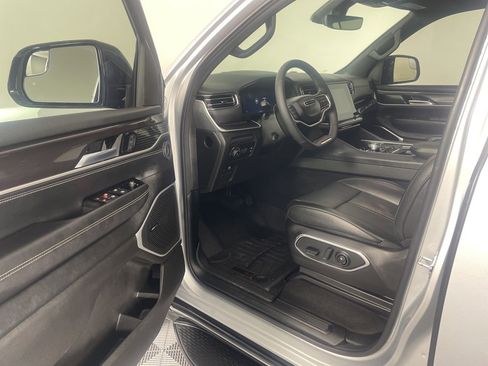 Used 2024 Jeep Wagoneer 4WD w/ HD Trailer Tow Package image 14