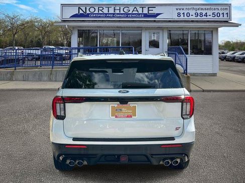 Certified 2025 Ford Explorer ST AWD/4WD image 3