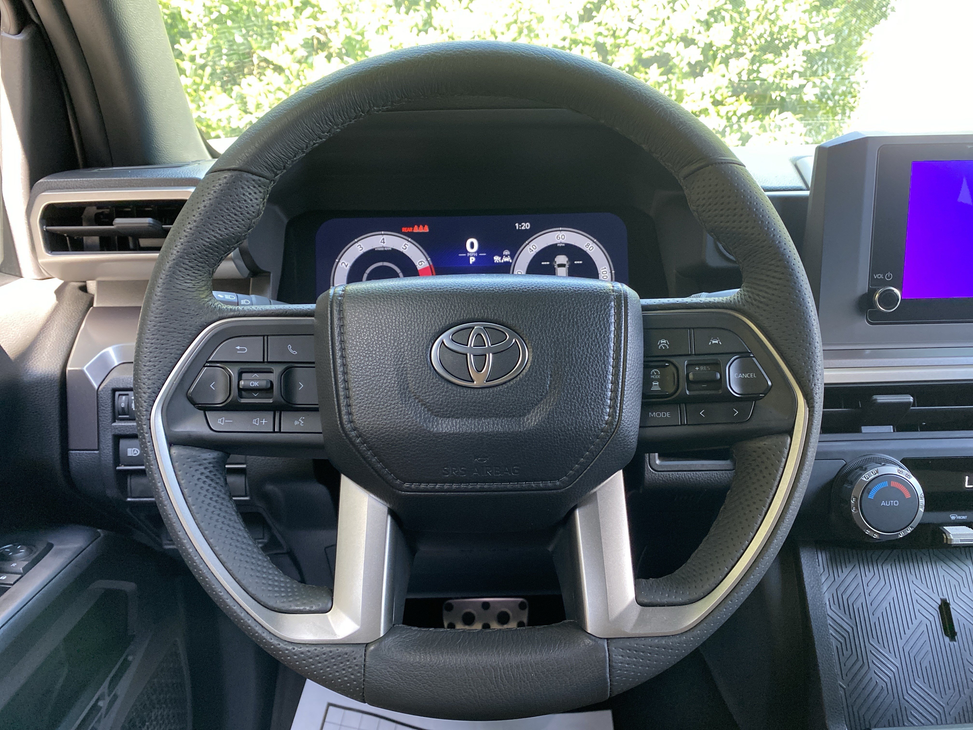 Used 2025 Toyota Tacoma TRD Sport AWD/4WD image 18