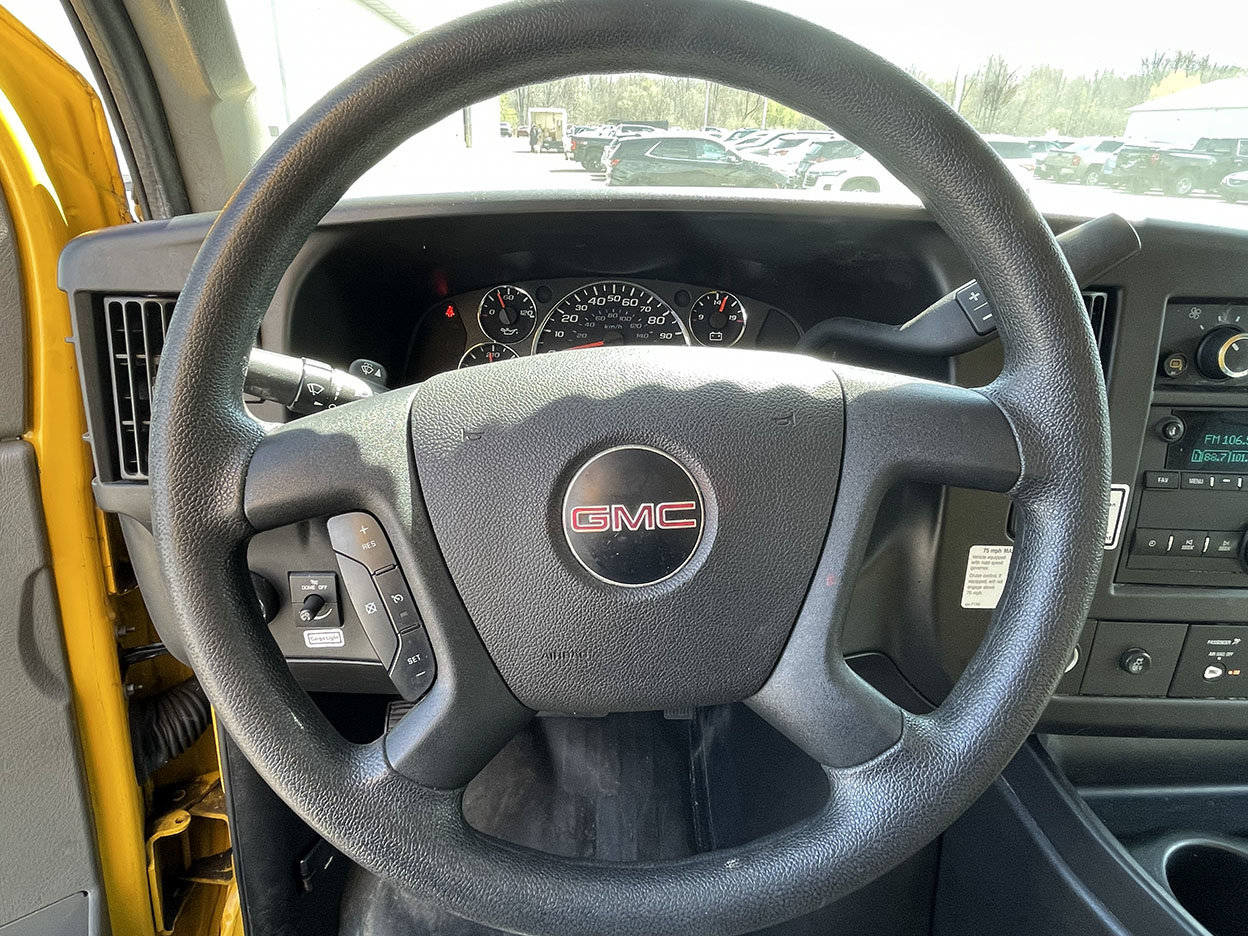 Used 2021 GMC Savana 3500 Extended w/ Power Convenience Package RWD image 32