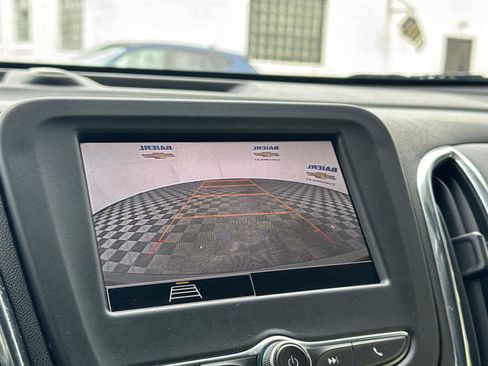 Used 2023 Chevrolet Equinox LT image 19