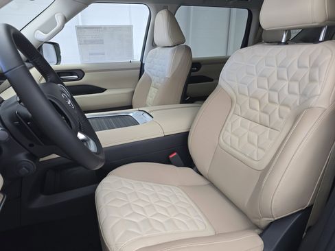 New 2026 Nissan Armada Platinum image 16