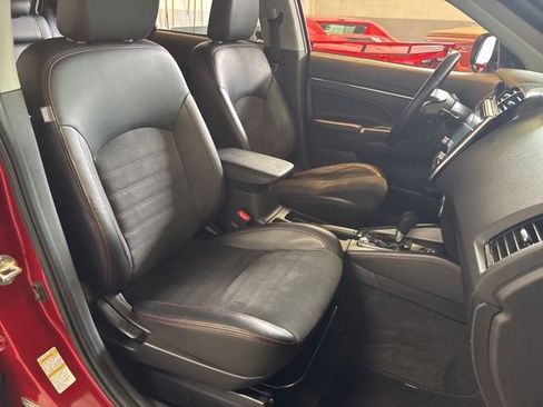 Used 2024 Mitsubishi Outlander Sport SE AWD/4WD image 32