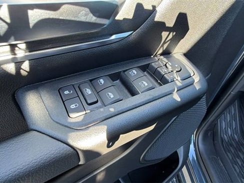 New 2026 RAM 1500 4x4 Crew Cab image 21