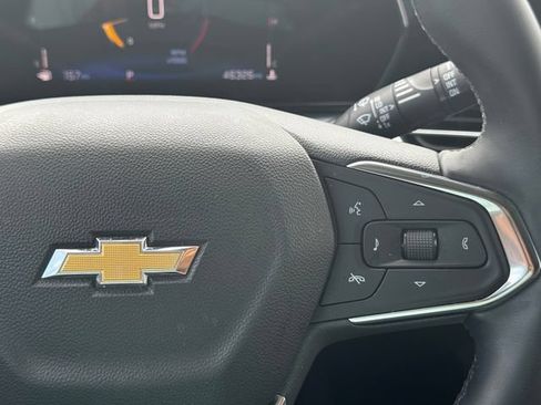 Used 2024 Chevrolet Trax LT w/ Sunroof Package FWD image 25