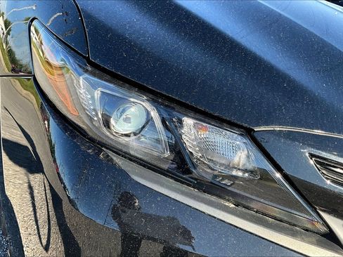Used 2022 Toyota Camry SE FWD image 32