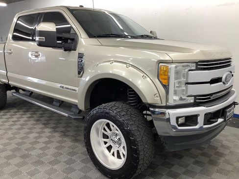 Used 2017 Ford F250 Lariat w/ Lariat Ultimate Package image 22