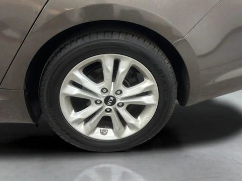 Used 2011 Kia Optima EX FWD image 31