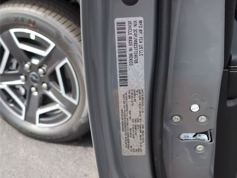 New 2026 Jeep Cherokee Laredo AWD/4WD image 13