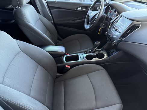 Used 2018 Chevrolet Cruze LT w/ LT Fleet Convenience Package image 16