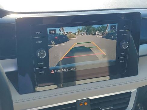 New 2026 Volkswagen Taos SE FWD image 24