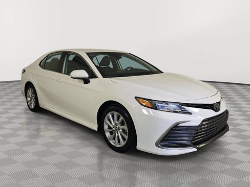 Used 2021 Toyota Camry LE FWD image 2