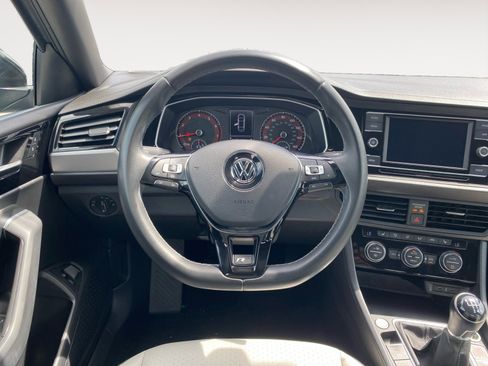 Used 2020 Volkswagen Jetta R-Line image 9