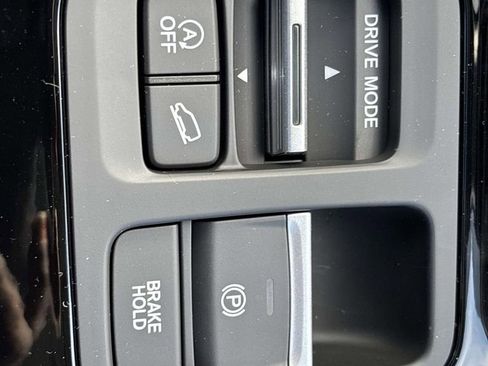 Used 2025 Honda Pilot Touring image 35