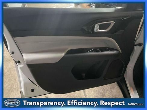 Used 2023 Jeep Compass Limited w/ Elite Group AWD/4WD image 15