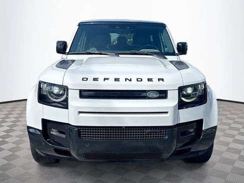 Used 2023 Land Rover Defender 90 X-Dynamic SE image 2