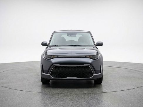 Used 2025 Kia Soul LX w/ LX Technology Package image 2